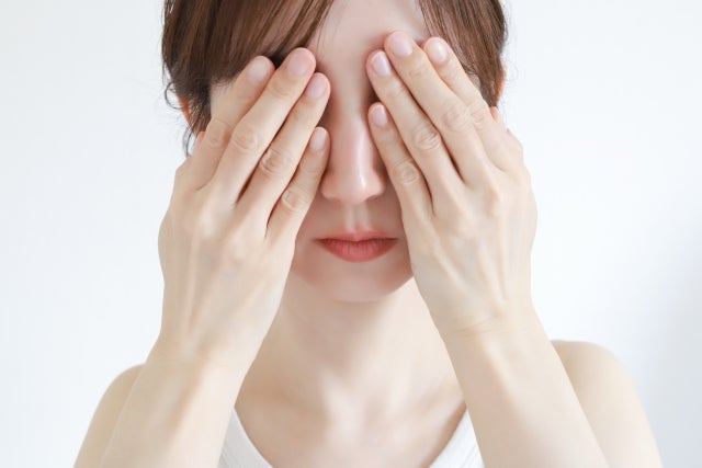 仕事にならない！コンタクトレンズによる眼精疲労の原因と治し方