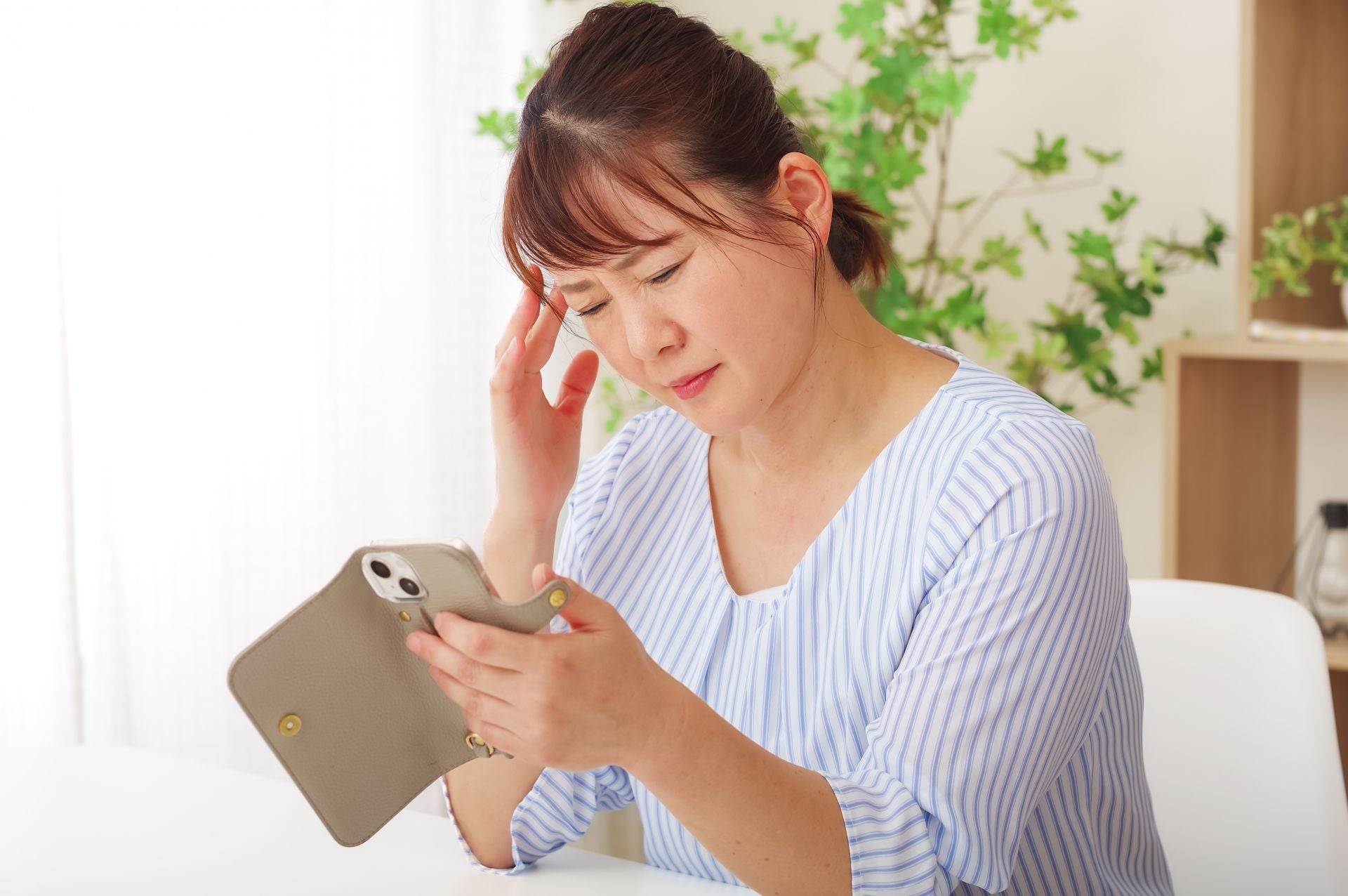 日常生活における平均的な視力が下がる