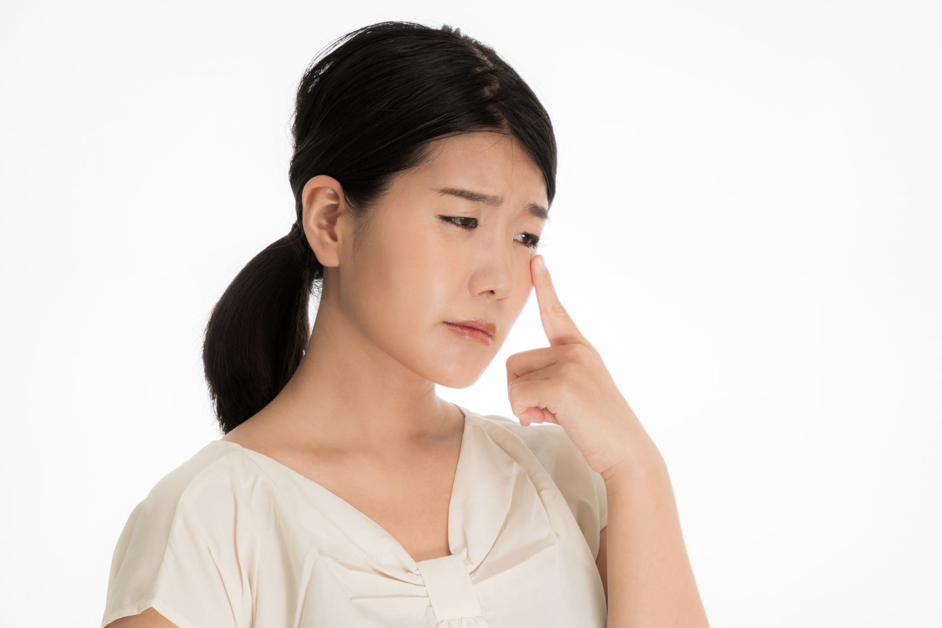 「充血」は放っておいても大丈夫？眼科受診の目安は？