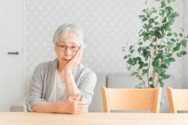 認知症の方にみられる顔つきや表情の特徴