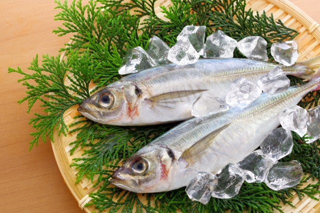 青魚（いわし、さば、さんま、ぶりなど）