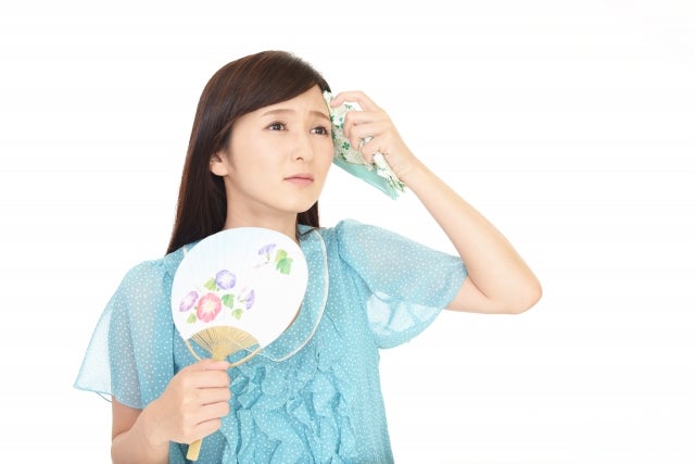 ホットフラッシュの原因・対処法とは?おすすめのサプリや選び方も紹介