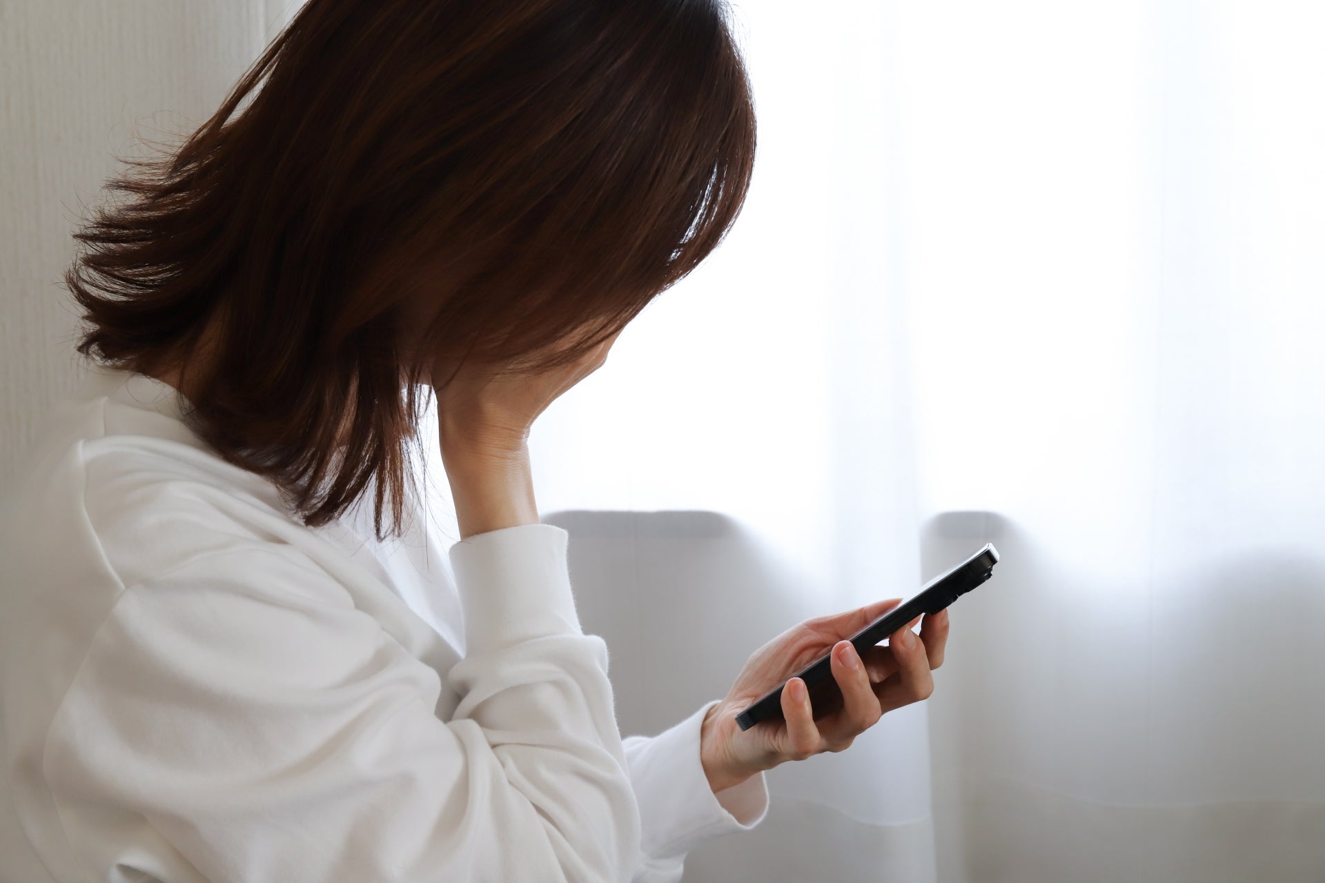 なぜスマホで認知機能が低下するのか
