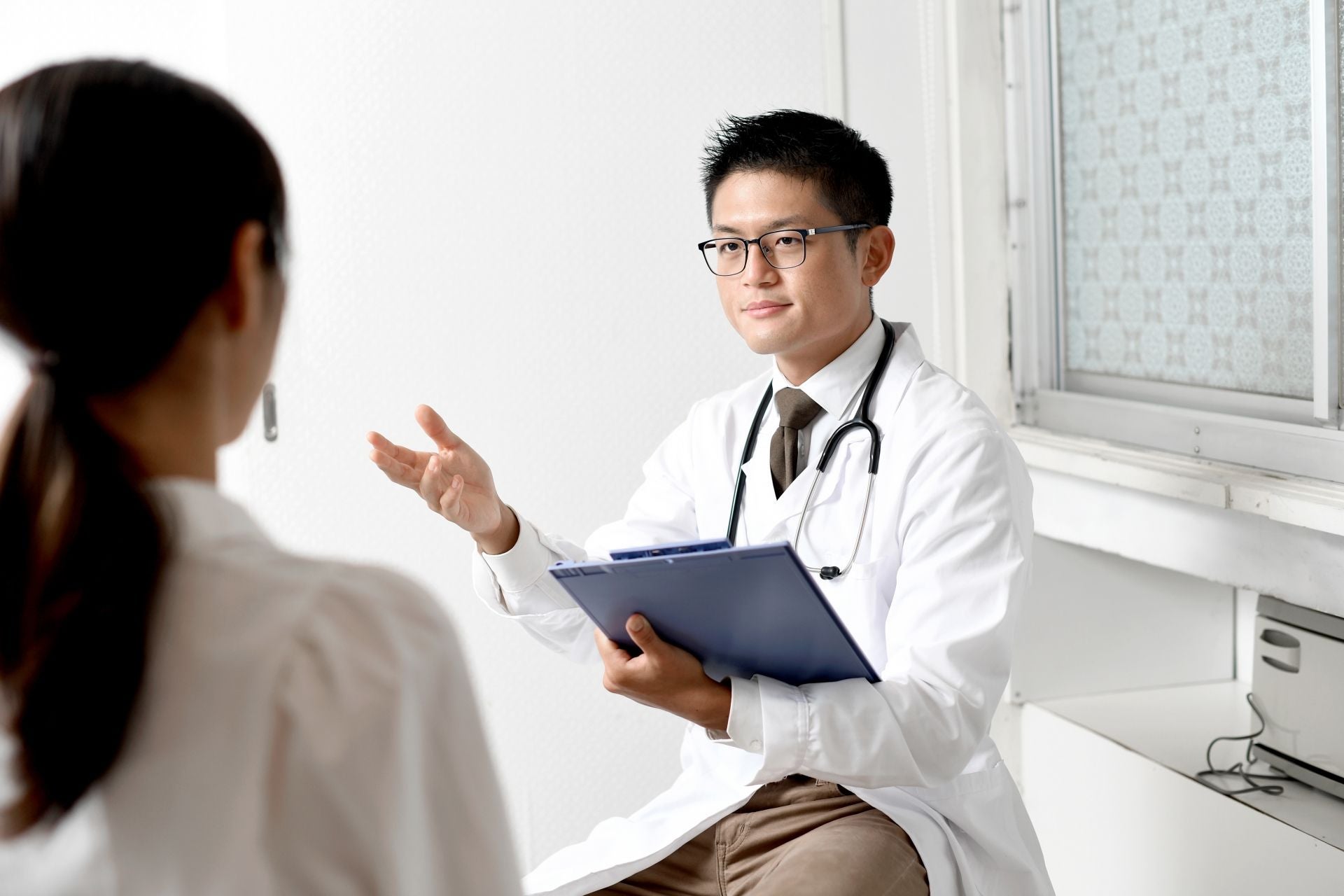 受診で確認したい「治療可能な物忘れ」