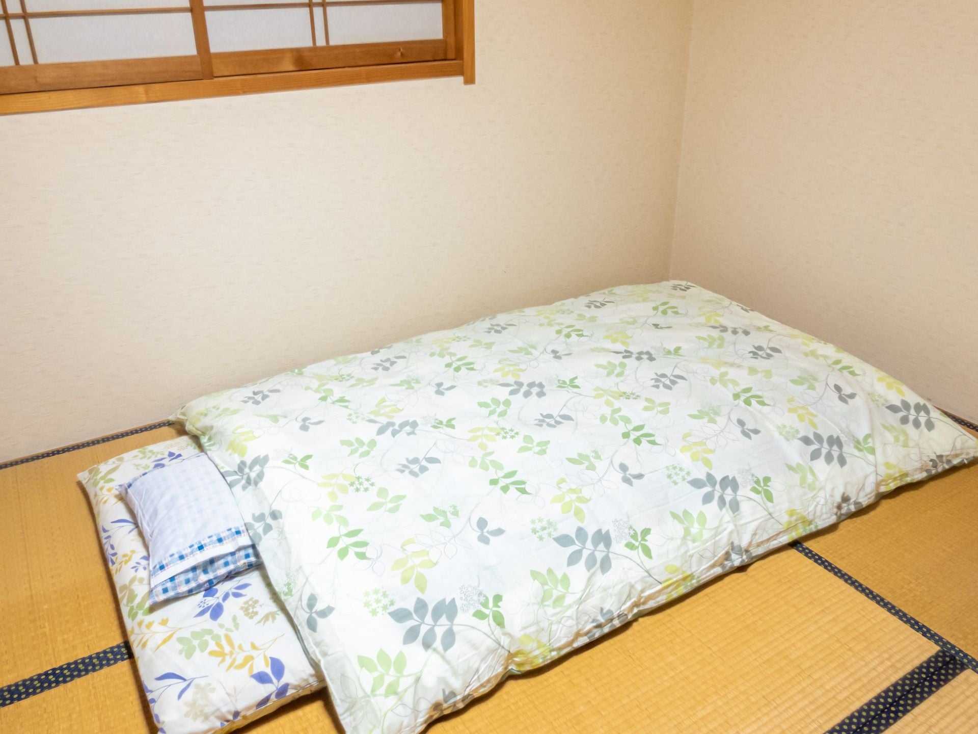 床に座ったり布団で寝起きをするといった和式の生活習慣を見直す