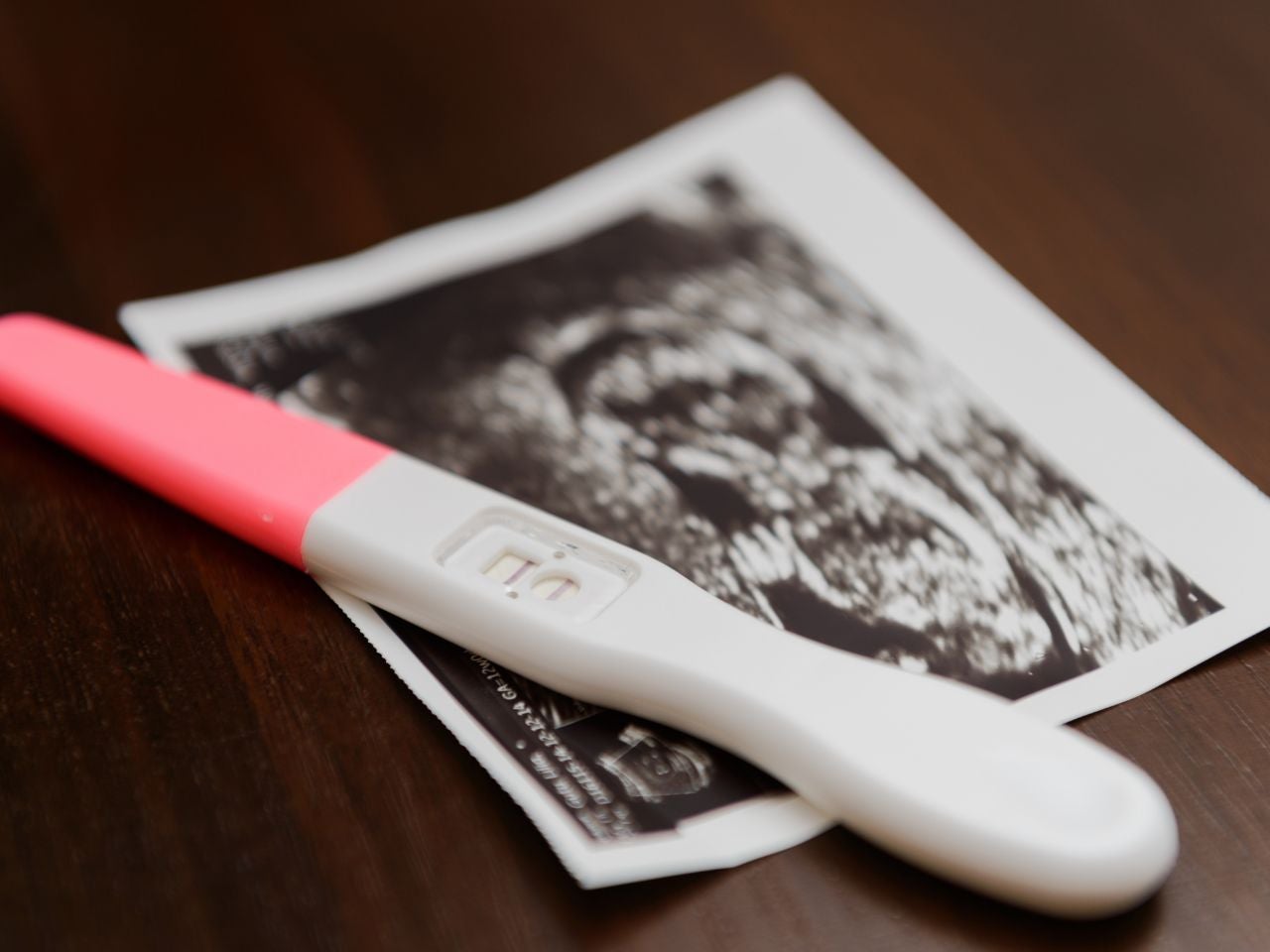 妊娠の可能性を確認するには妊娠検査薬を