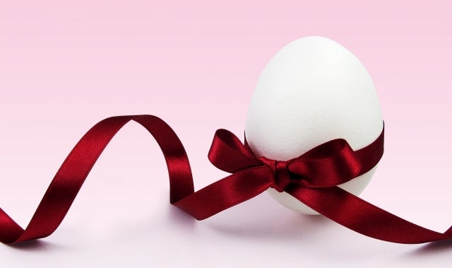 35歳を過ぎると自然妊娠率だけでなく、生殖補助医療を受けた場合の妊娠率も低下していきます。
