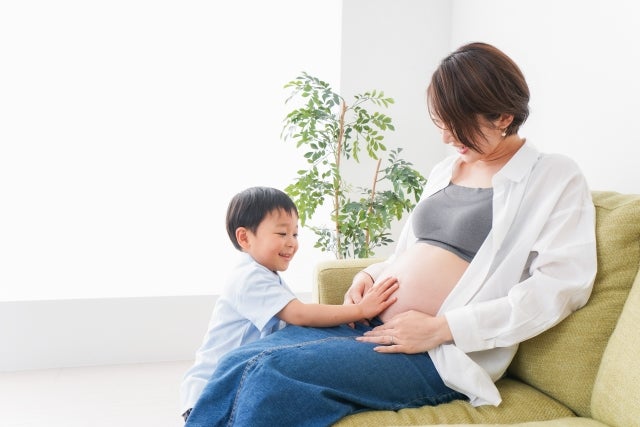 後陣痛が強く出やすい1つ目の特徴は、2人目以降を出産したママ（経産婦さん）です。