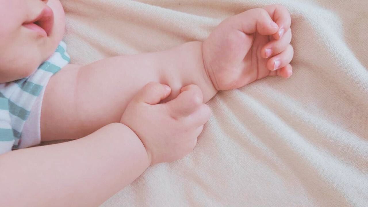 赤ちゃんの肌は大人よりも刺激に弱いので、できるだけ肌への負担が少ない「低刺激」や「無添加」のアイテムを選ぶのが基本です。