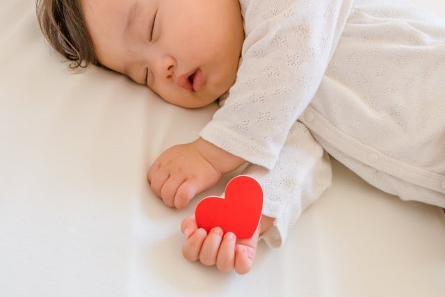 生活リズムと環境を整えて赤ちゃんの睡眠を促そう