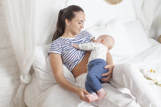 欲しがるうちはあげてOK!母乳のメリットをおさらい:ママと赤ちゃん両方にリラックス効果がある