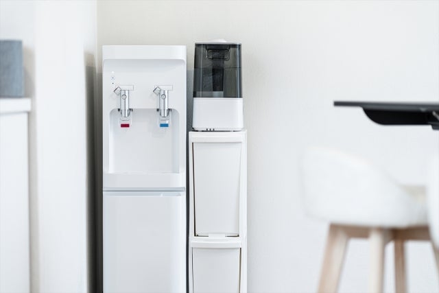 調乳ポットやウォーターサーバーを使えば、いつでも適温のお湯が用意でき、夜間の調乳がスムーズになります。