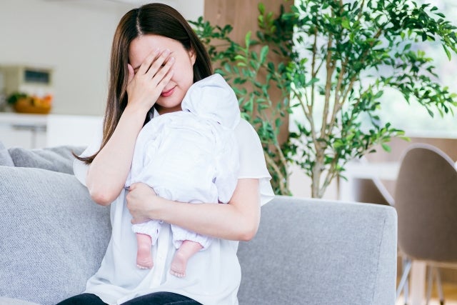 授乳中に突然気分が沈んだり、不安や不快感が込み上げたりと、理由が分からない感情の変化