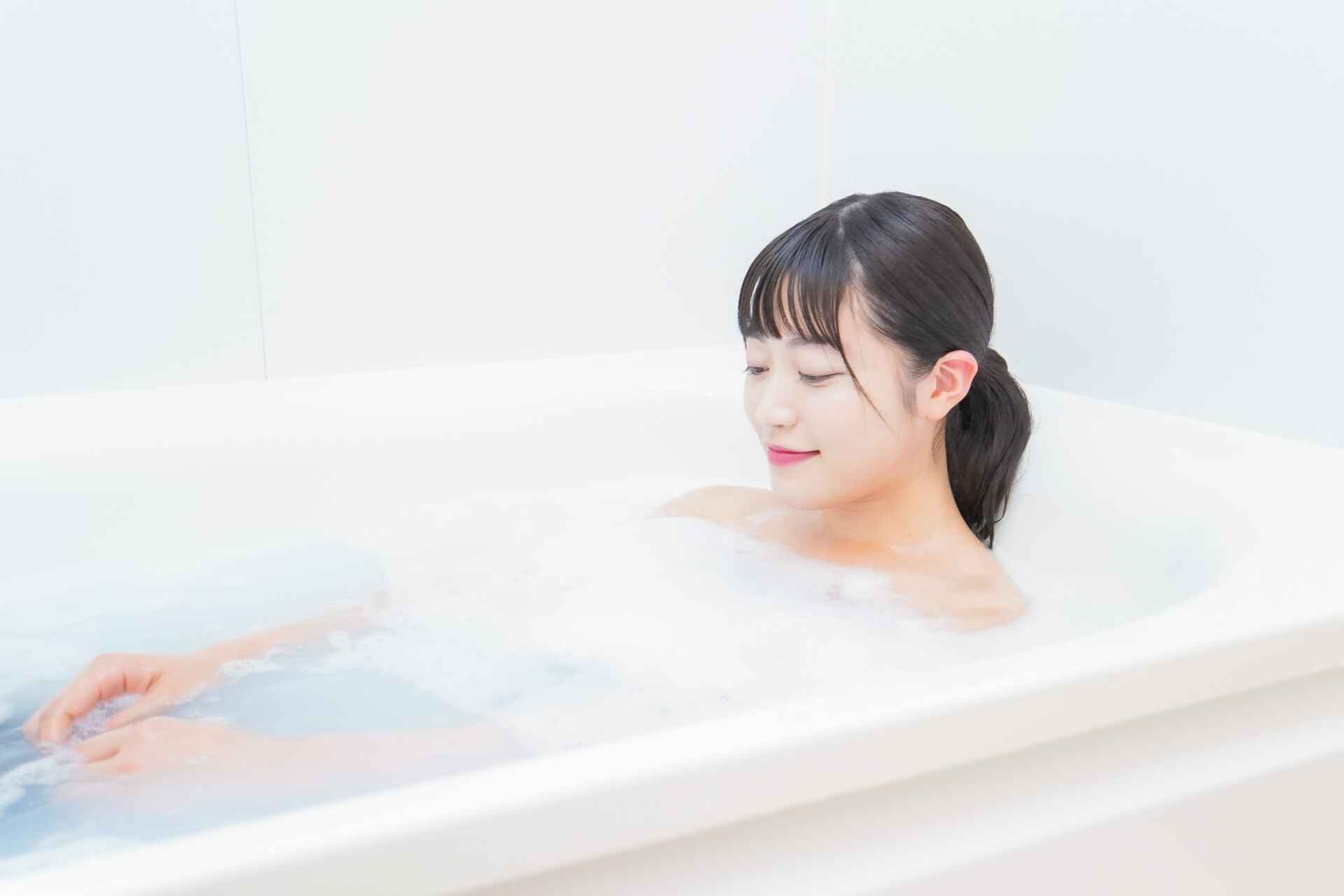 ゆっくりと入浴したり運動を取り入れたりして血行を促す習慣をつくると◎
