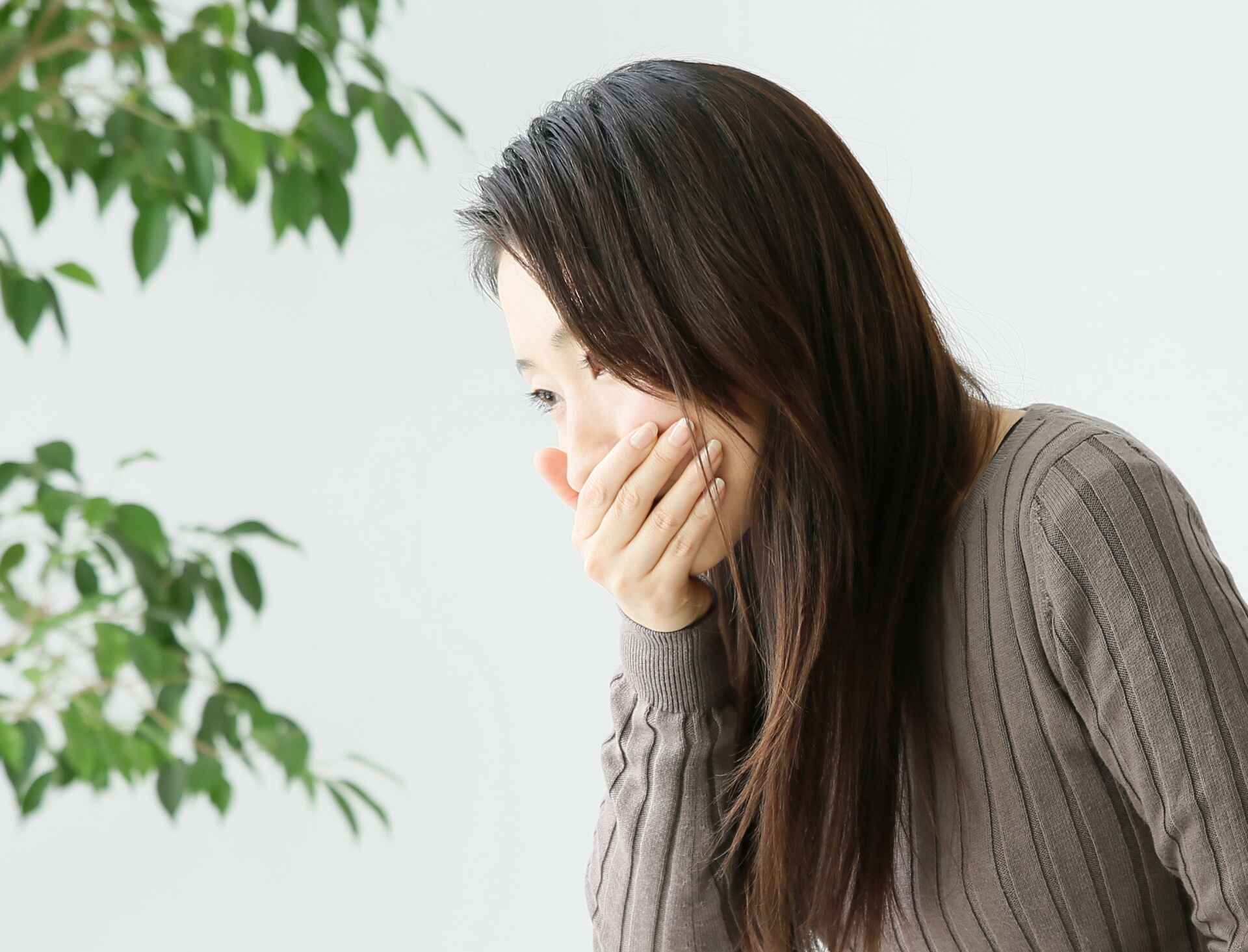 つわりで食事量が減ると低血糖になりやすい。低血糖は妊娠初期の寒さを引き起こす原因に