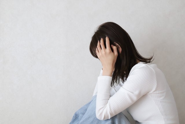 妊娠初期の頭痛のほとんどはつわりの1つであるため、ホルモンバランスが安定する妊娠16週ごろにはおさまるでしょう。
