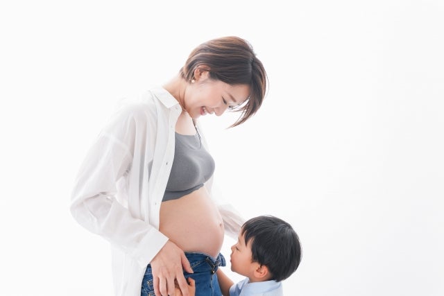 晩婚化や不妊治療の進歩により高齢出産は増加している