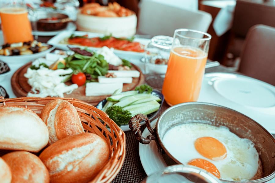 質の良い母乳をしっかりと出すためには、食事のバランスを考えることが大切