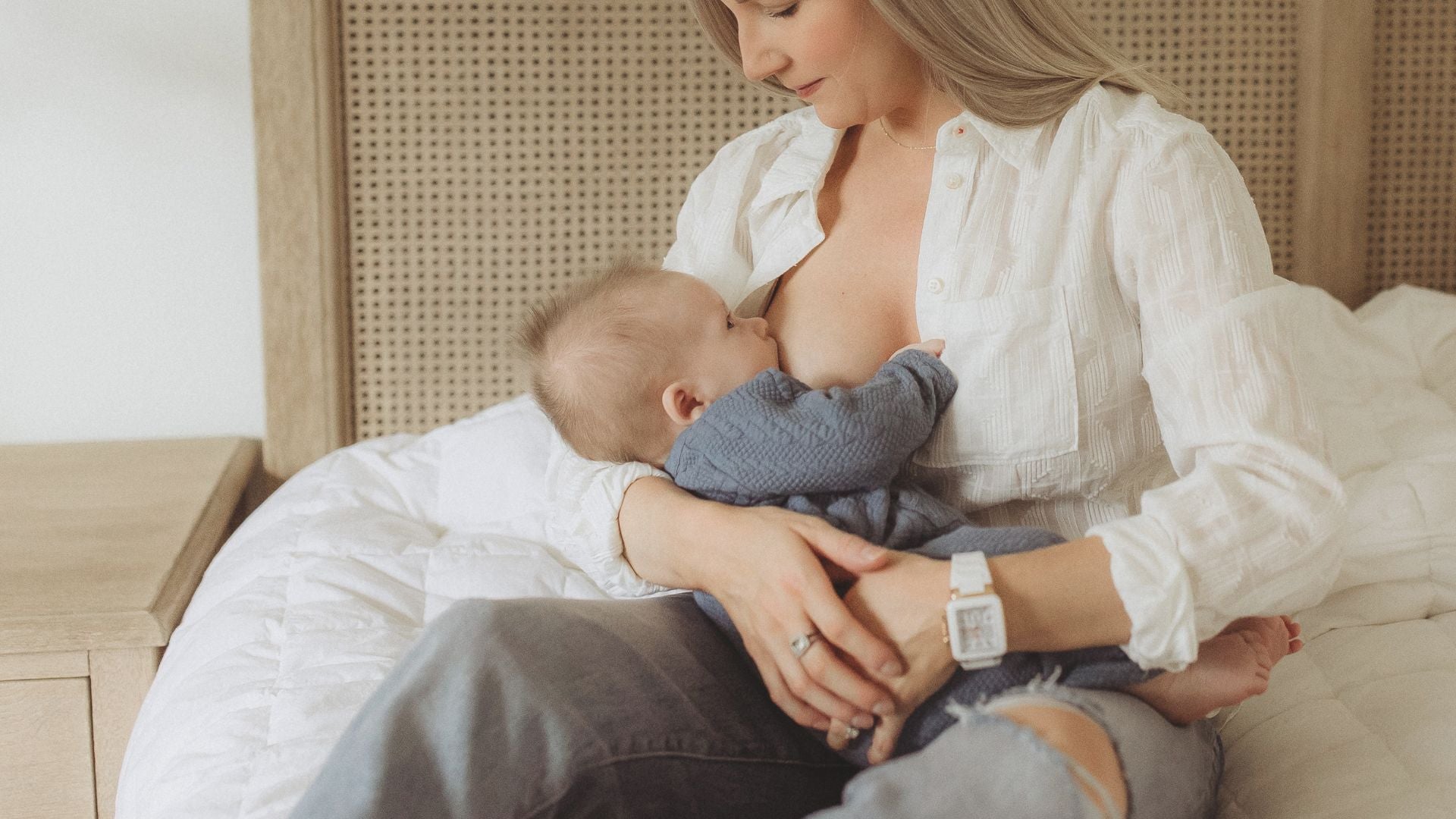 完全母乳を目指すためのポイントを解説します