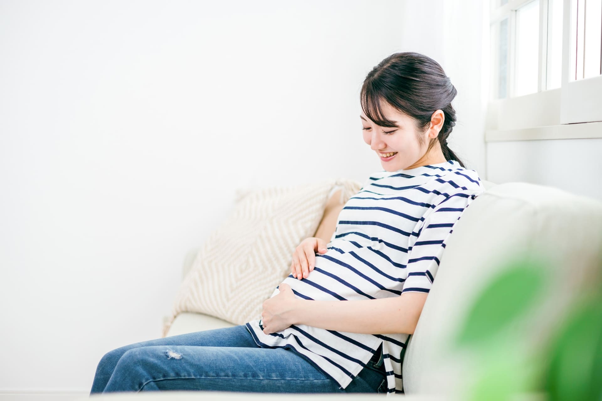 胎動は妊娠16～20週（妊娠5か月頃）に感じ始める人が多い