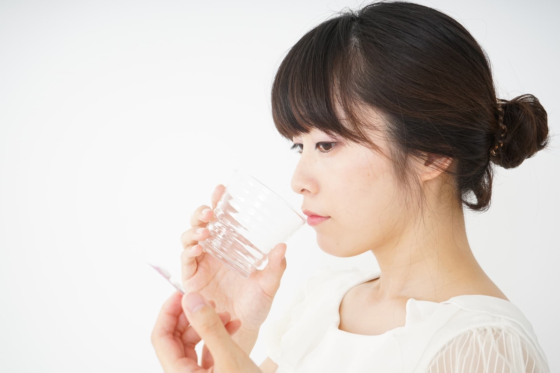 葉酸サプリを飲まない方がいい人は、薬を飲んでいる人やアレルギーがある人。飲まない方がいい時期は基本的にはない。