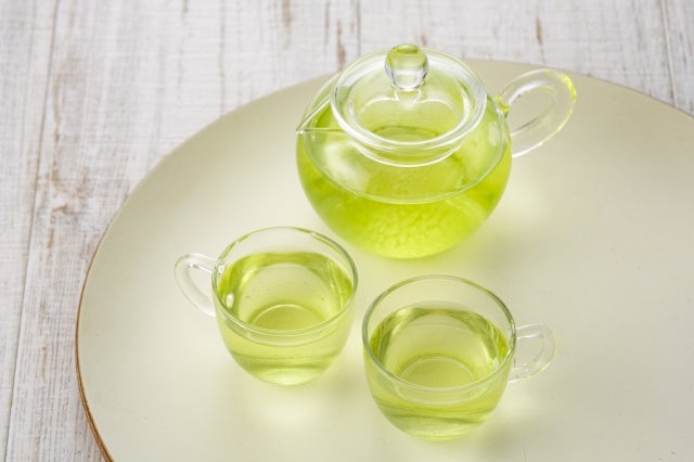第1位はせん茶（1300μg）