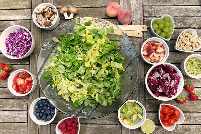 食生活の改善をし、バランスの取れた栄養のある食事を摂取しましょう。
