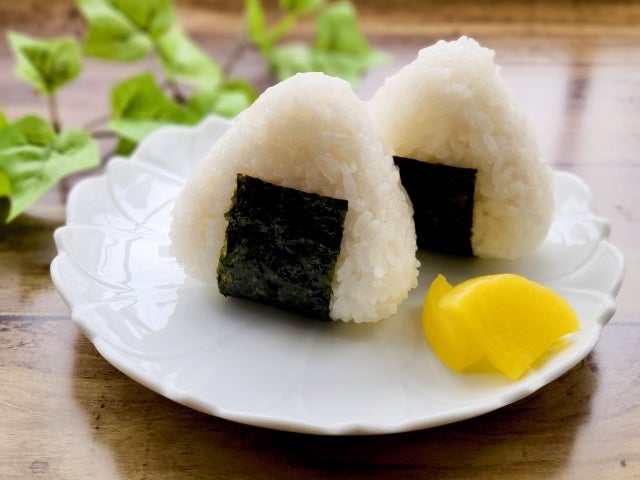 母乳にいいおやつ「おにぎり」