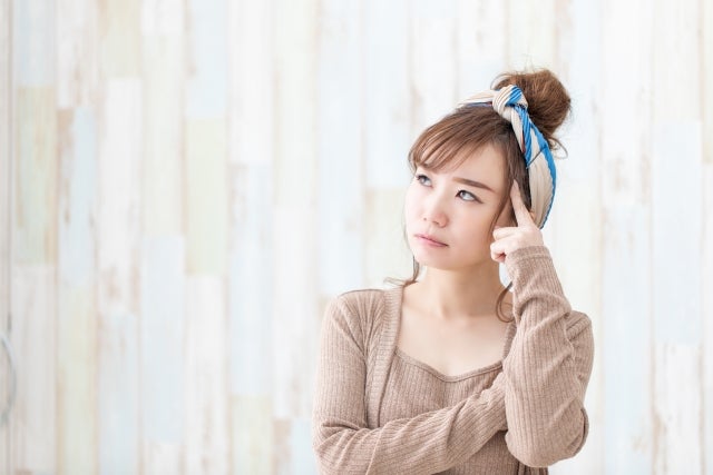 妊娠確定するのは高温期何日目なのか悩んでいる女性のイメージ写真