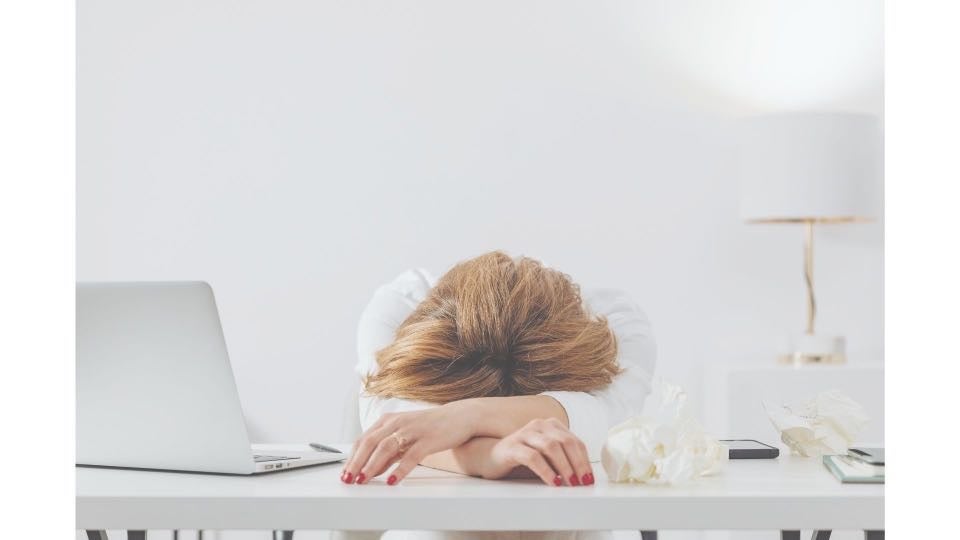 ストレスや自律神経の乱れは体温の低下を引き起こすことがある