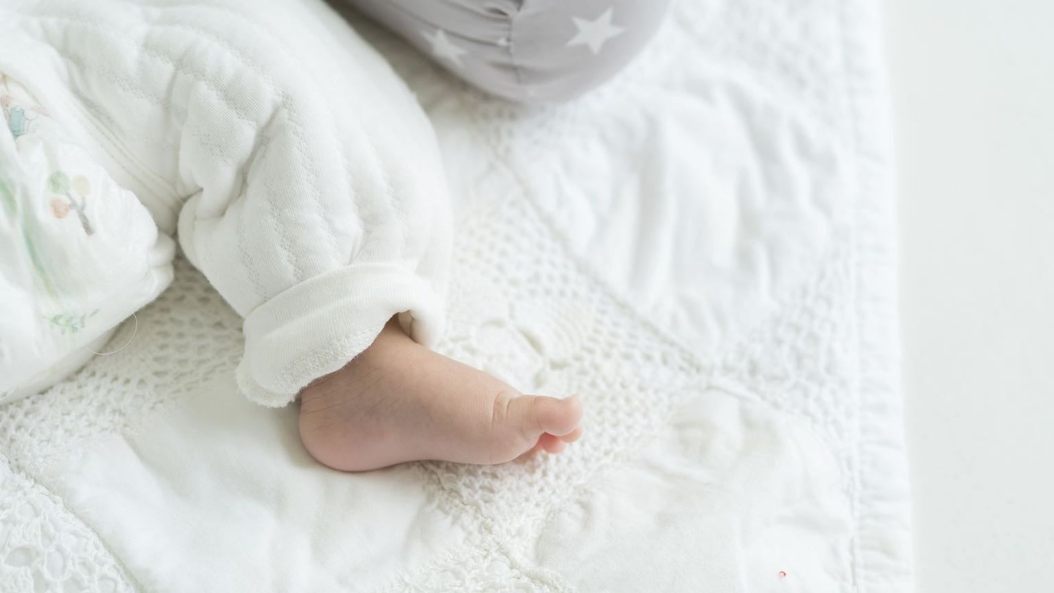 アトピー性皮膚炎と乳児湿疹の違いについて解説します