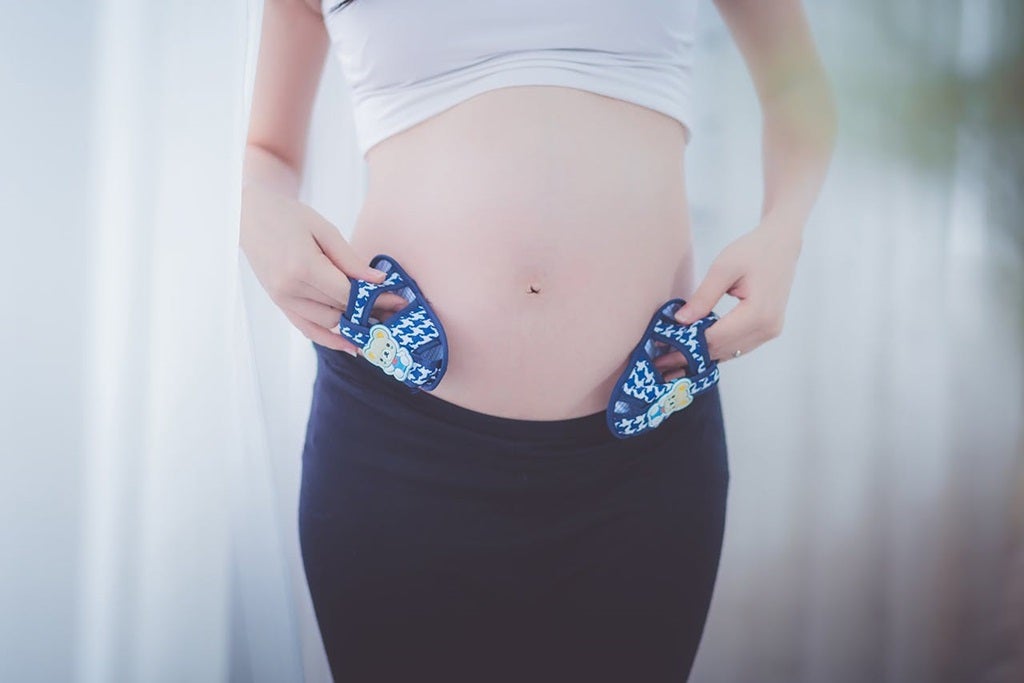 基本的に母子手帳をもらうタイミングに決まりはないものの、赤ちゃんの心拍が確認できた後（妊娠確定の診断後）の受け取りがおすすめ