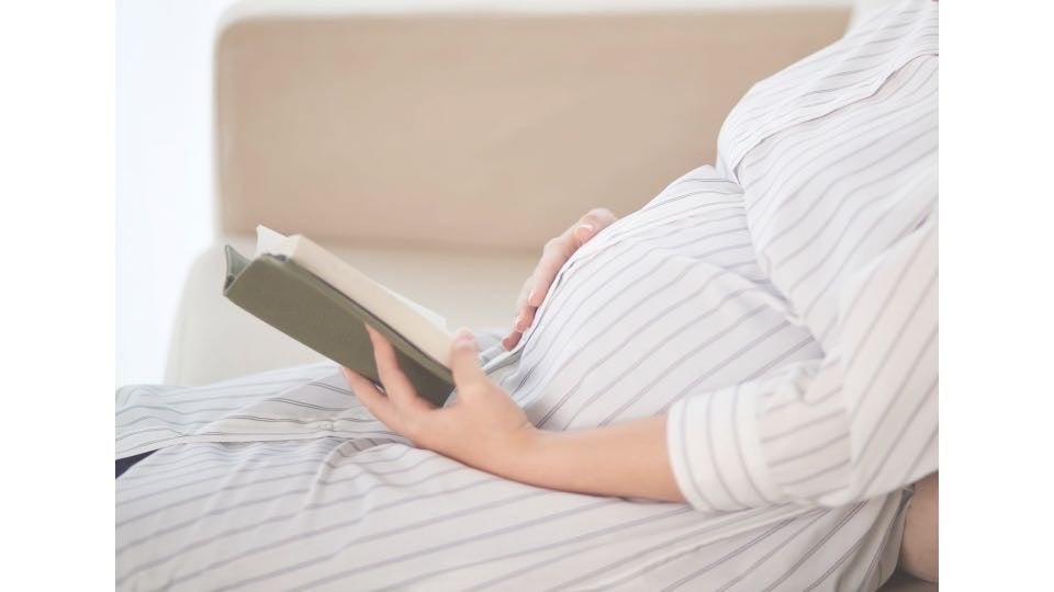 水分と栄養を上手に補給しながらつわりを乗り越えよう