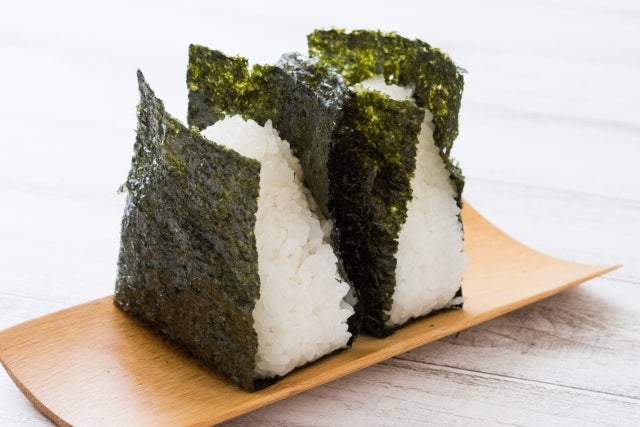 温かい食事は、吐き気や胃のムカムカ感を増してしまうため、つわりの時は冷たい食事の方がおすすめ。においを感じにくく、のどごしがよいものが多いのも食べやすいポイントです。