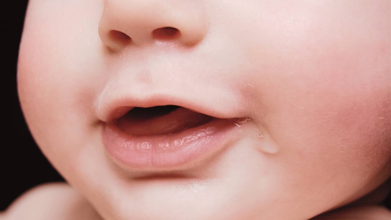 赤ちゃんの肌はまだまだ未熟で繊細。さまざまな身の回りの環境からも影響を受けやすい状態です。