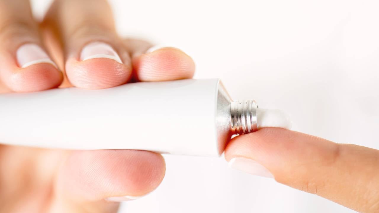 ステロイド外用薬は、アトピー性皮膚炎のつらいかゆみや炎症をしっかり抑えるために非常に有効な薬