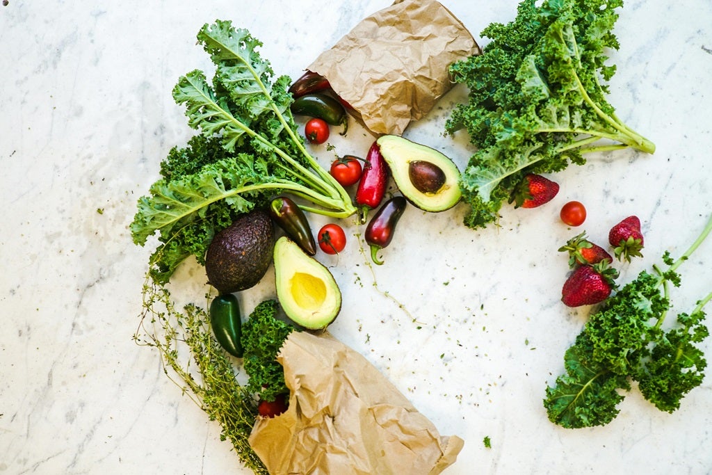 葉酸を多く含み、日常的に食べやすい野菜には、枝豆やほうれん草、モロヘイヤ、ブロッコリーなどがあります。