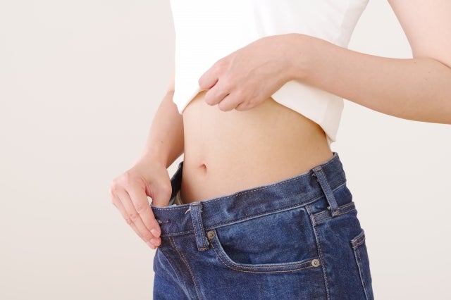 女性が妊活中にやってはいけないこと3つ目は、無理なダイエットや偏った食生活です。
