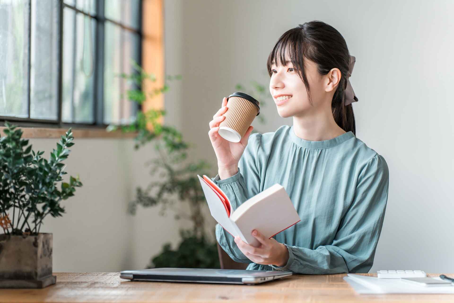 お腹を温めて血行がよくなると、副交感神経が優位になりリラックスしやすくなる
