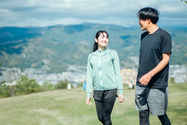 軽い運動でもOK！体を動かすことでホルモンのバランスが整い、精子の質アップにもつながります。