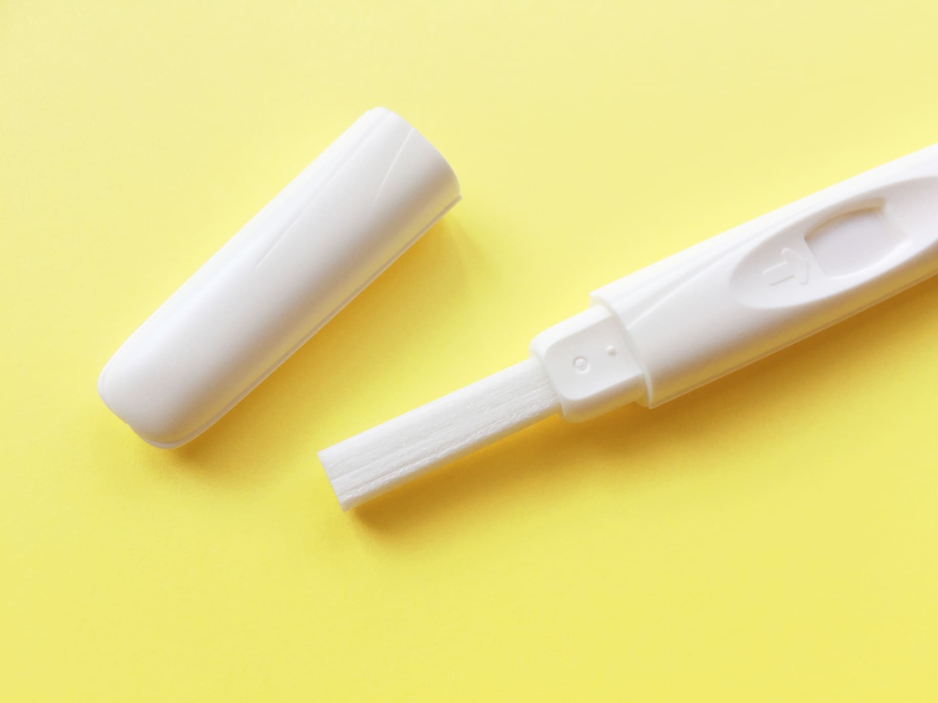 自宅で測定できる排卵検査薬は、手軽に排卵日の予測ができる