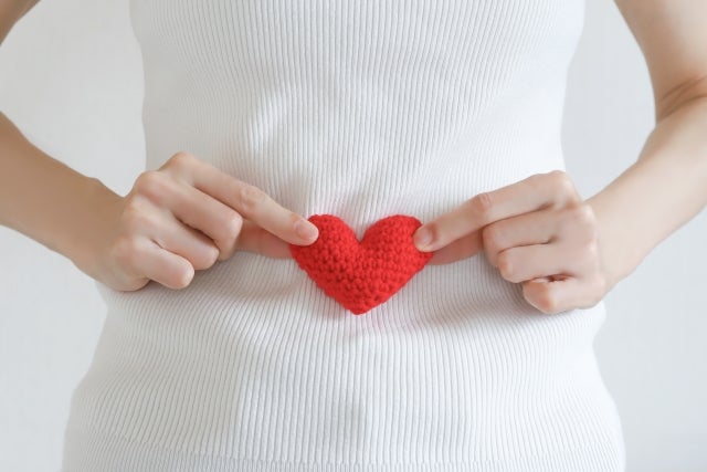 A：おりものの変化や下腹部痛、乳房の張りなどがあります。