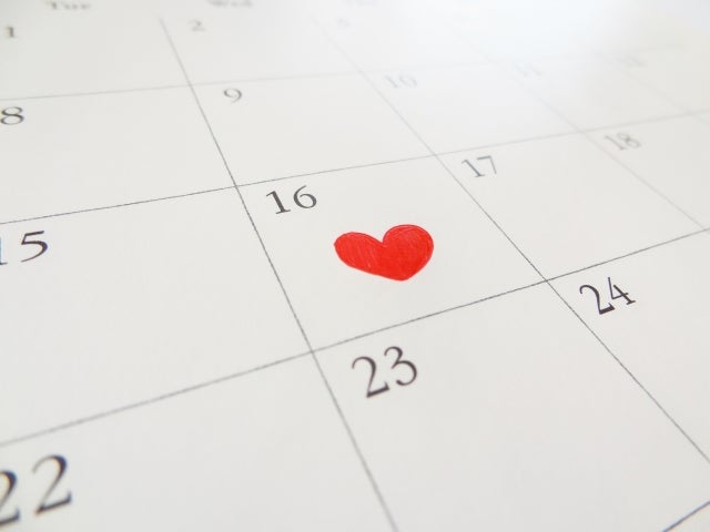 「排卵痛があった日は妊娠しやすい時期」と参考程度にして、他の方法で排卵日を予測することが大切