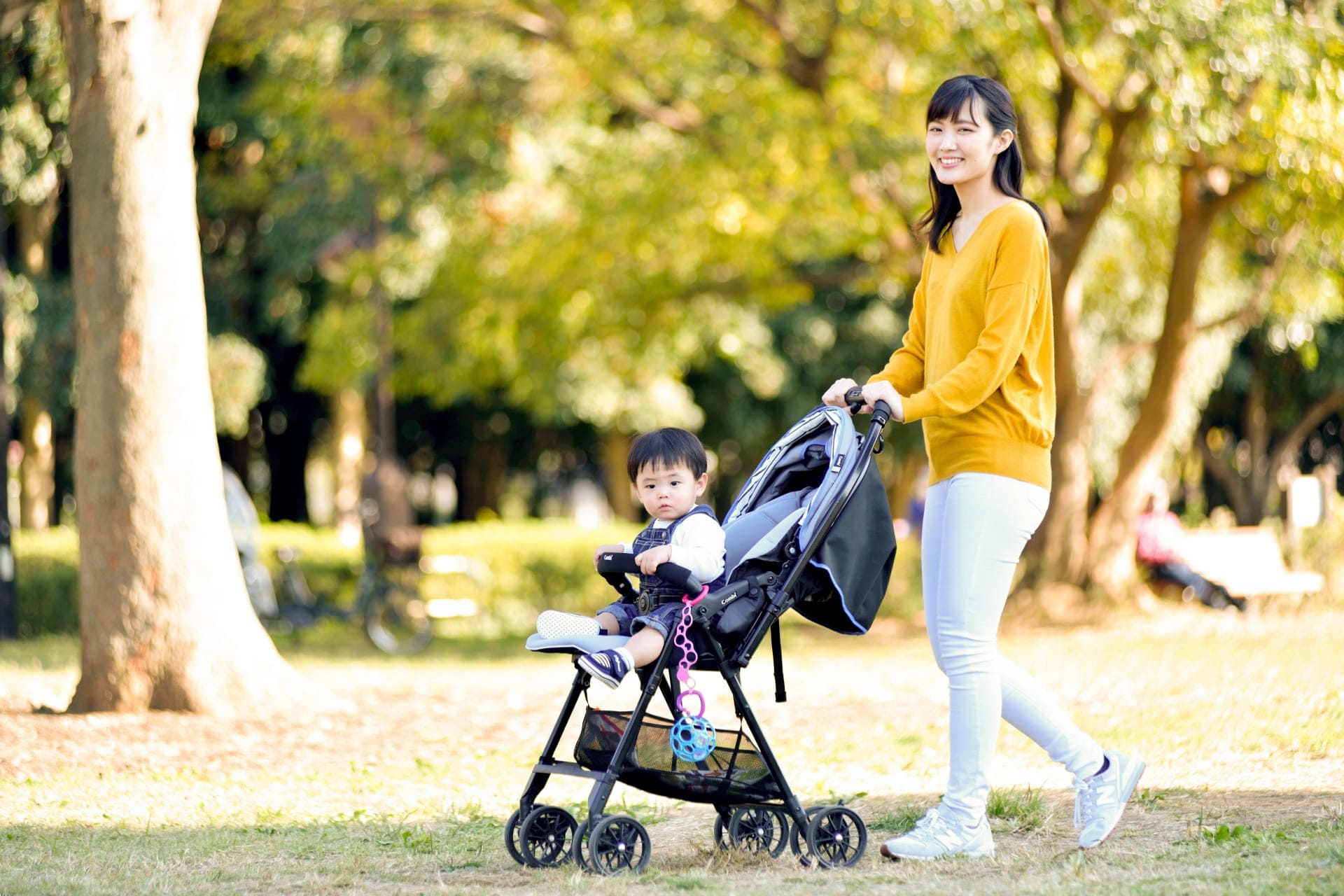 赤ちゃんと一緒にストレッチや散歩の習慣をつくる