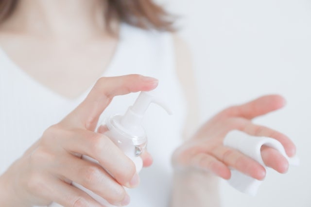 ここでは、毎日の生活に取り入れやすい産後肌荒れのセルフケアを6つ紹介します。