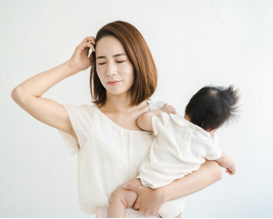育児への不安やストレスから、自律神経のバランスが崩れて寝れないことも