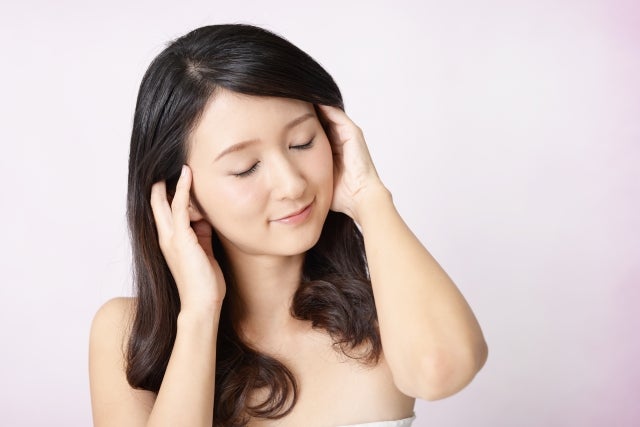 サプリと一緒に始めたい抜け毛の対処法4つ：4. あたまのケアの見直し-お風呂でやさしく頭皮マッサージ