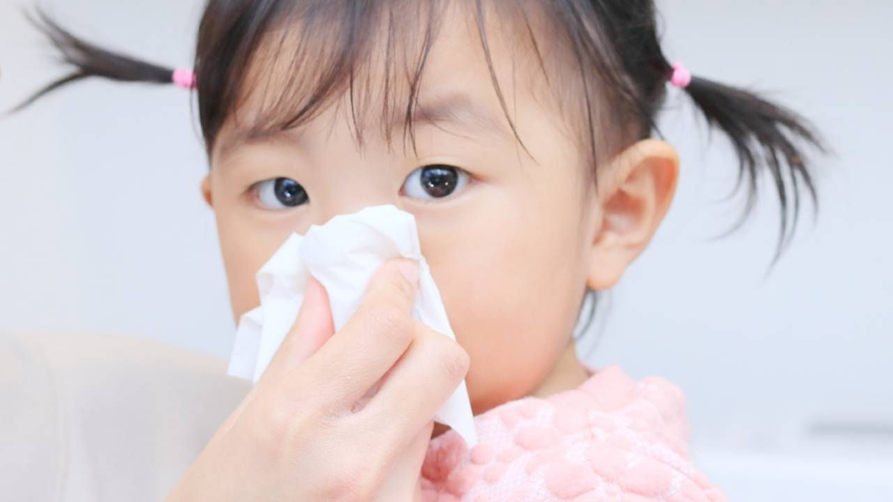 「妊娠中に自宅でヘアカラーを使用していたママの子どもは、3歳の時点で喘息やアレルギー性鼻炎を発症するリスクがやや高い傾向にあった」との調査結果もあります。