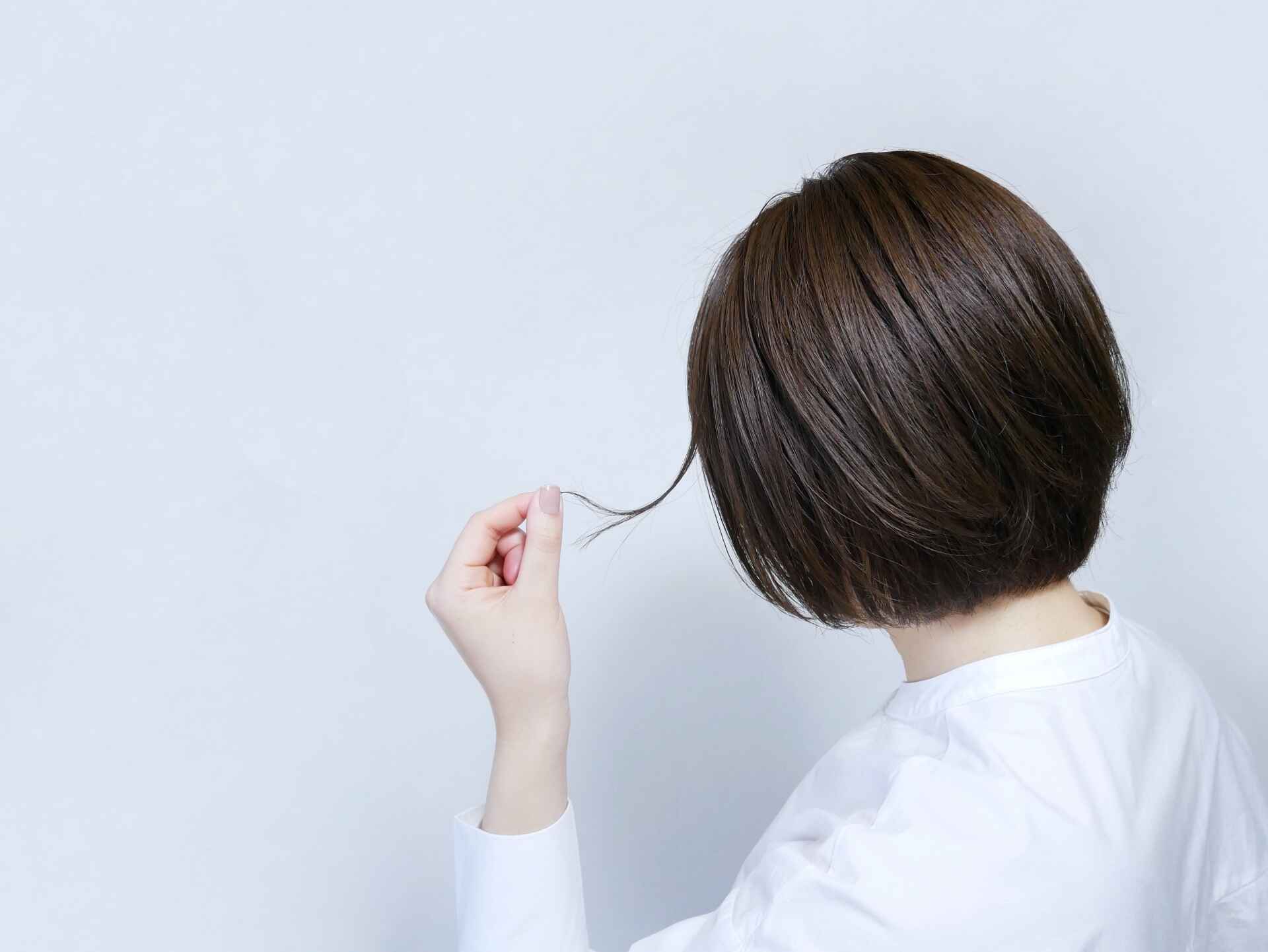 女性ホルモンの急激な減少から、産後は逆に抜け毛が気になる人も多い