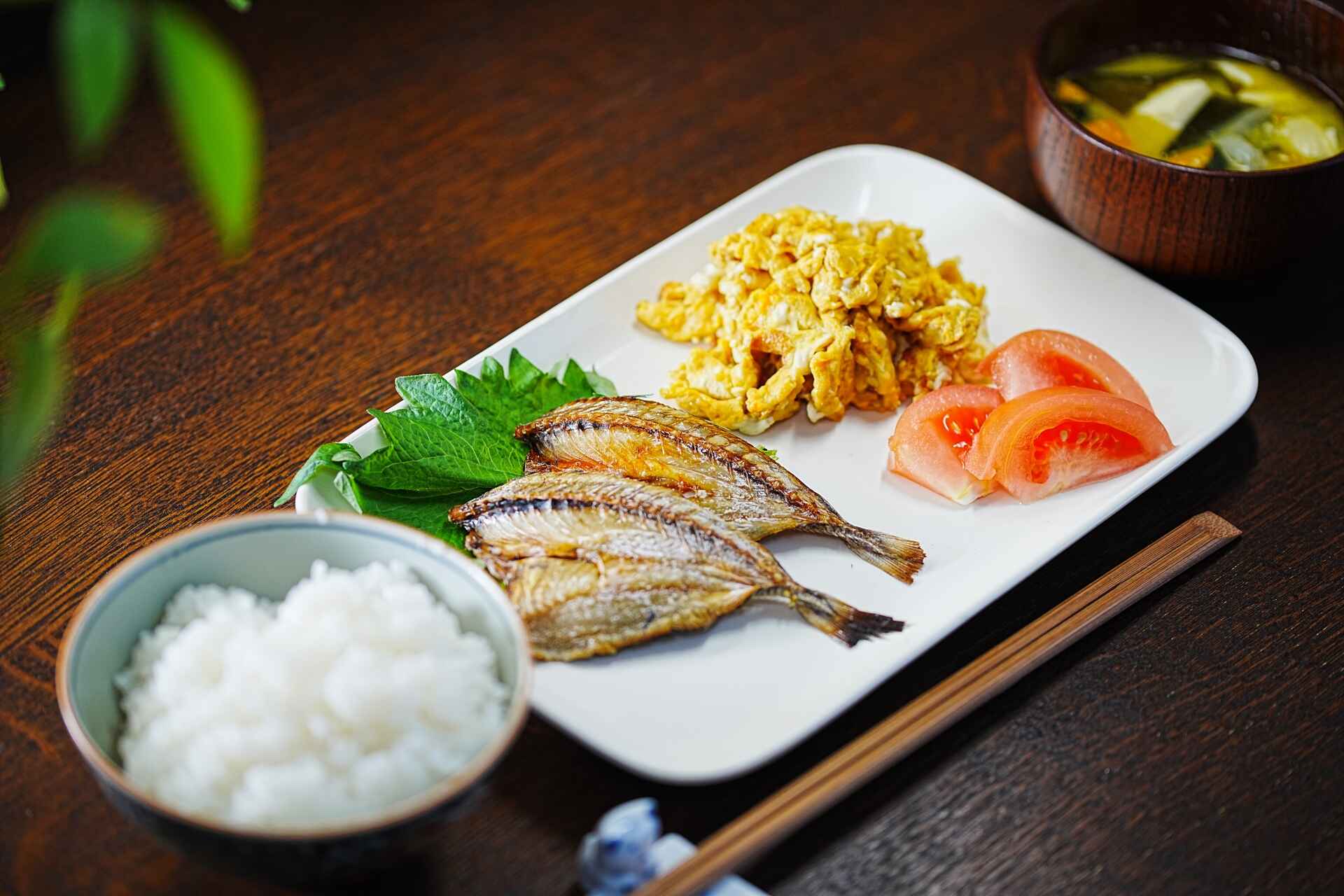 葉酸を摂るにはサプリメントに頼るだけでなく、食事からも積極的に摂ることが大切